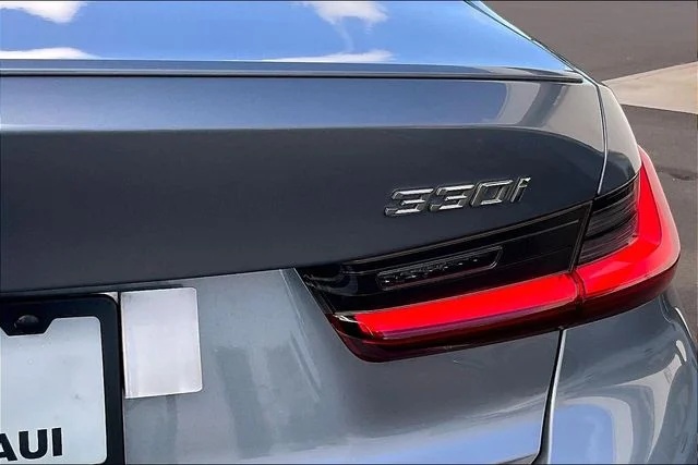 Used 2023 Skyscraper Grey Metallic BMW 330i image 29