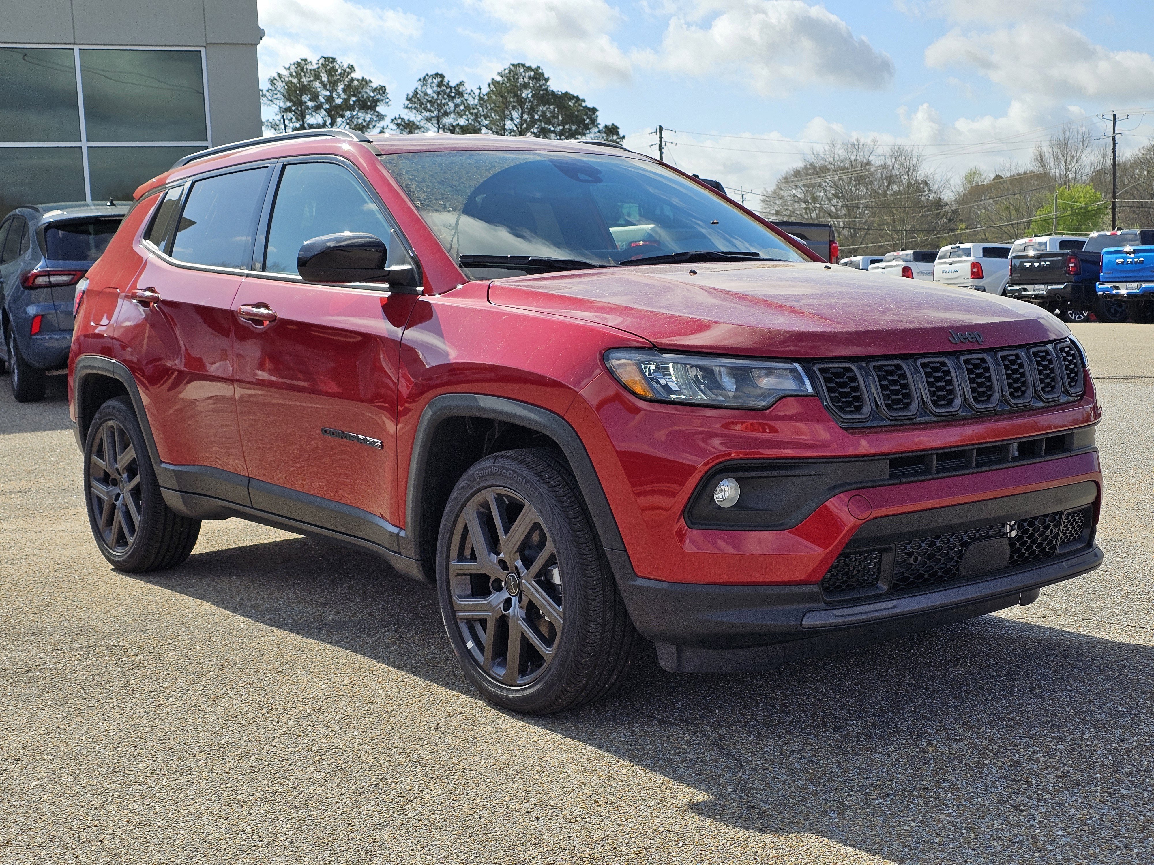 New 2026 Red Hot Pearlcoat Jeep Latitude Altitude image 5