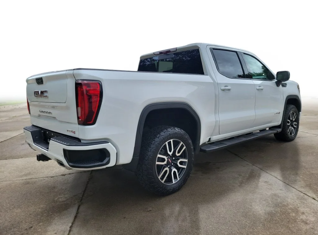 Used 2021 White GMC AT4 image 4