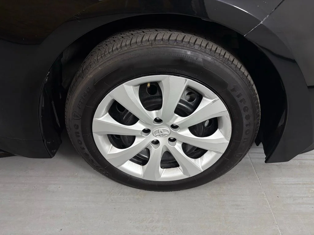 2025 Toyota Corolla LE - Photo 10