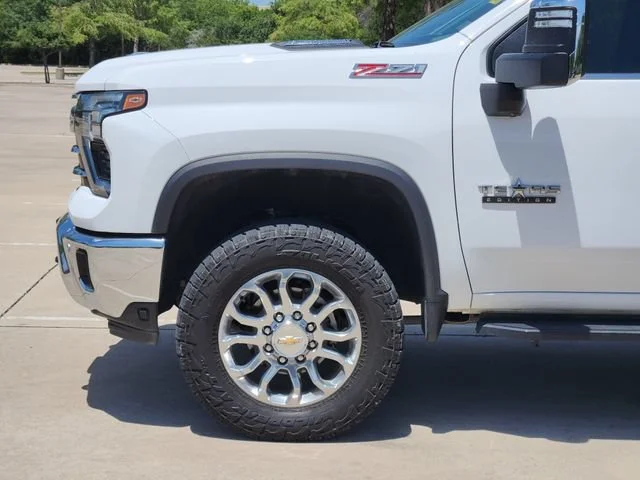 Used 2025 Summit White Chevrolet LTZ image 8