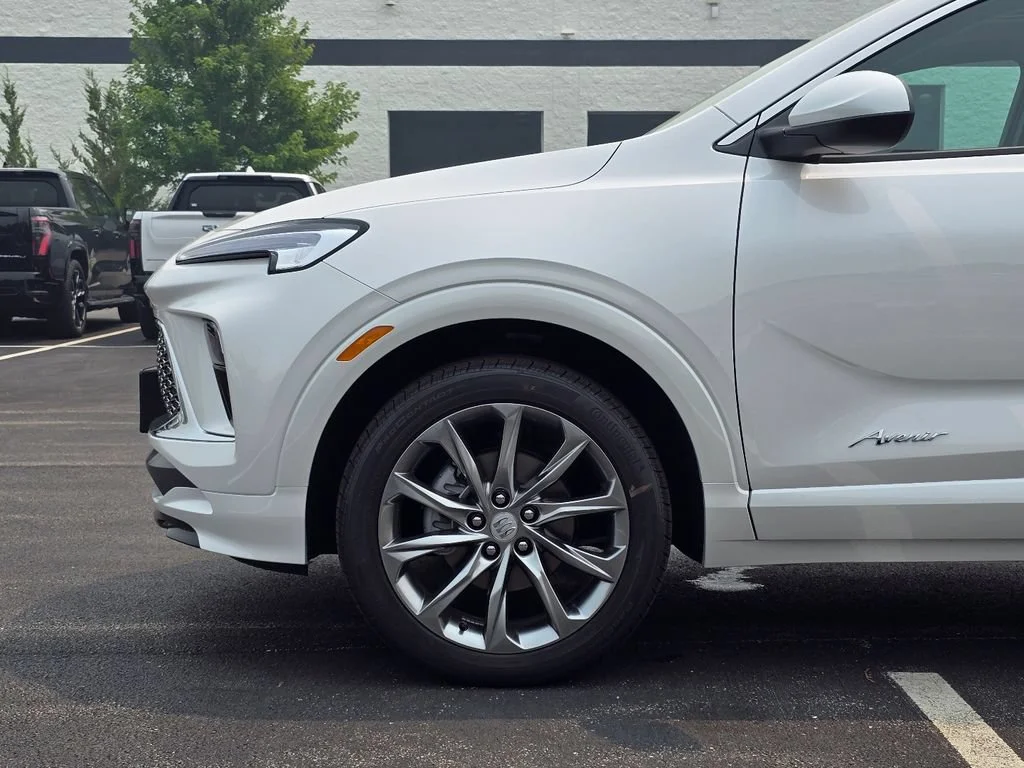 New 2026 White Frost Tricoat Buick Avenir image 34