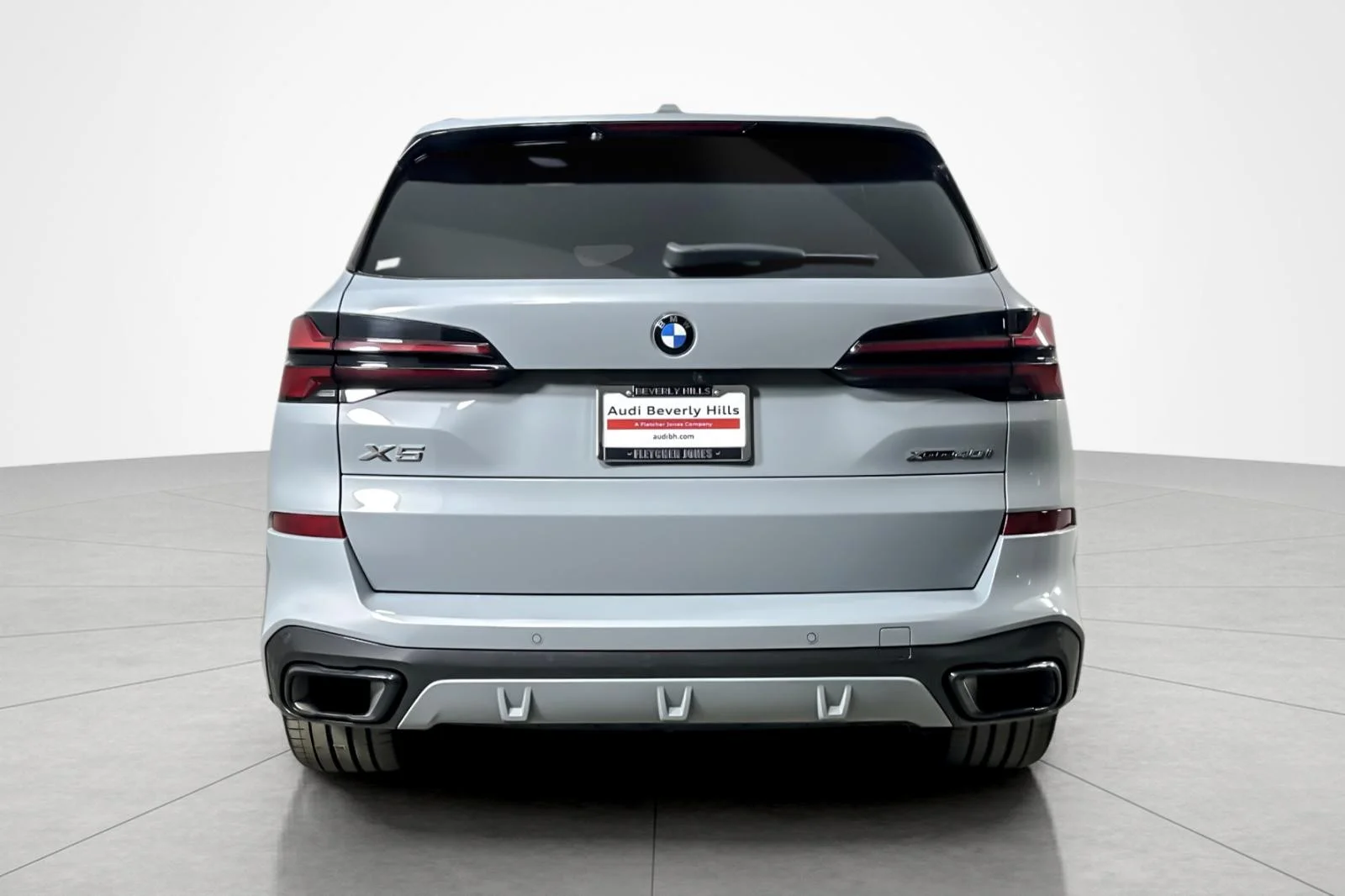 Used 2024 BROOKLYN GRAY BMW xDrive40i Sports Activity Vehicle image 4