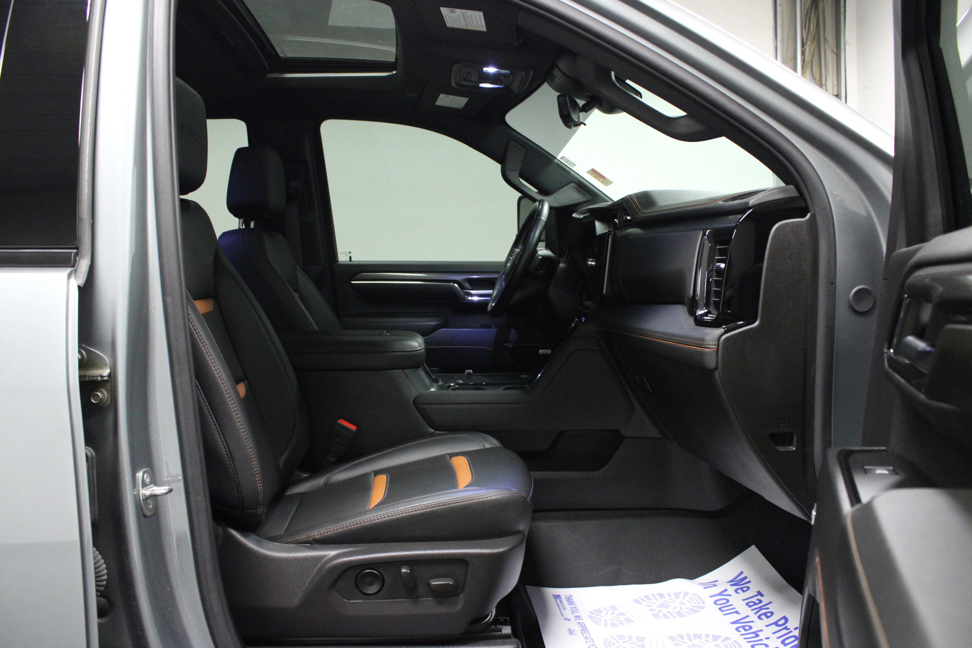 Used 2024 Sterling Metallic GMC AT4 image 16