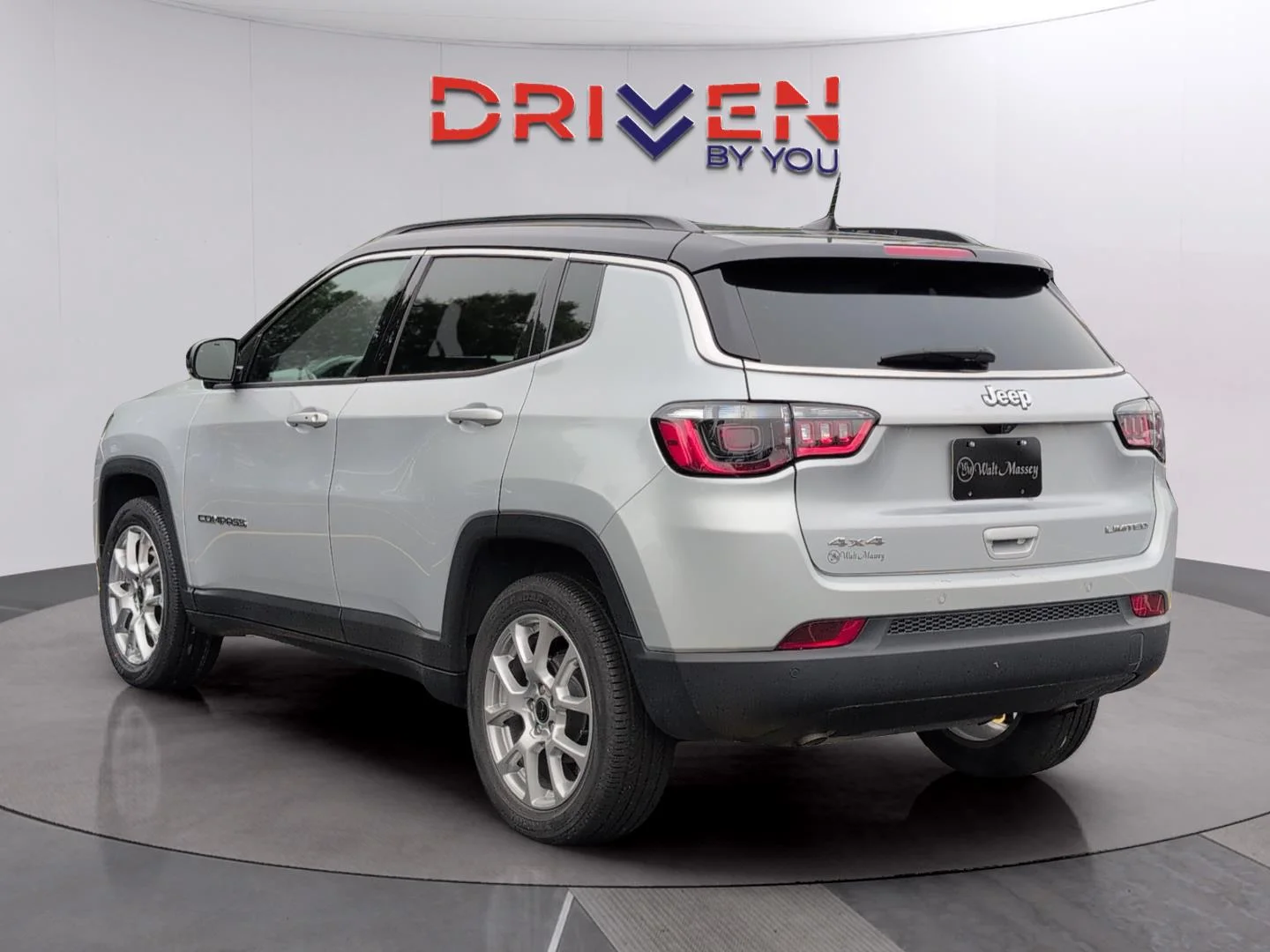 Used 2025 Silver Zynith Metallic Clearcoat Jeep Limited image 3