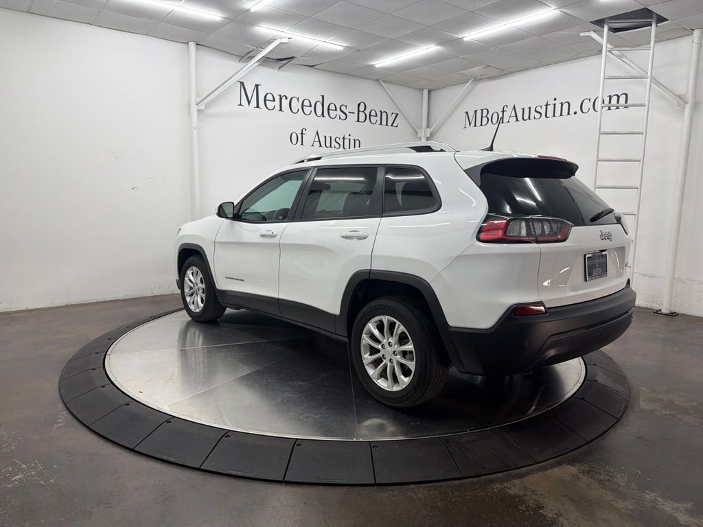 Used 2020 White Jeep Latitude image 5