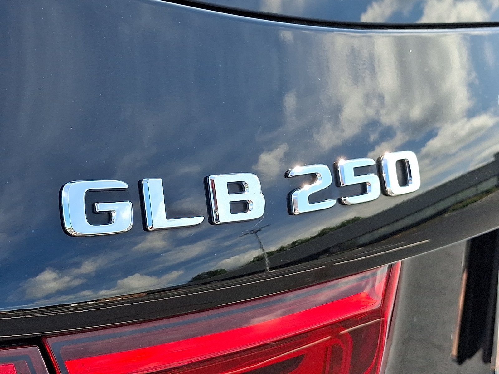 Certified Used 2021 Night Black - 696 Mercedes-Benz 4MATIC® image 28