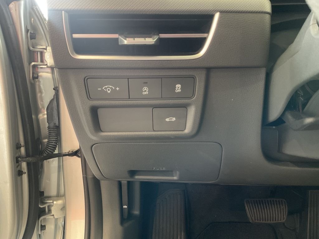 Used 2025 Silver Hyundai SE image 16