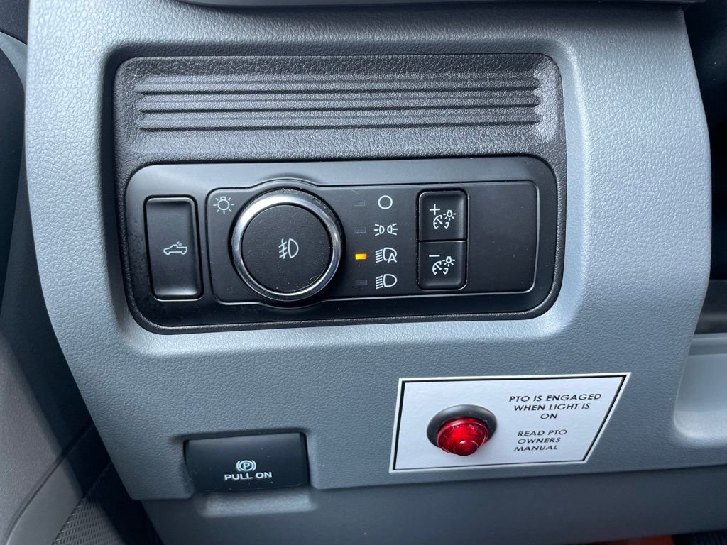 2025 Ford F-550 Super Duty Chassis Cab XL - Photo 55