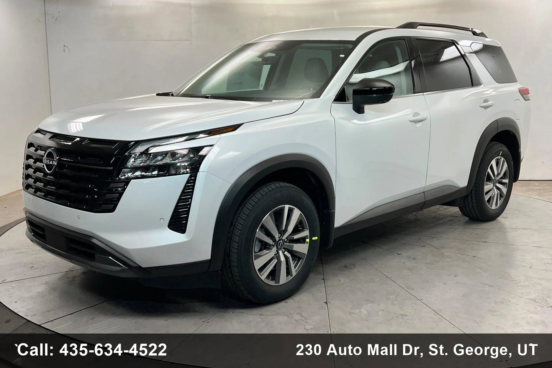 2026 Nissan Pathfinder SL 4WD's photo
