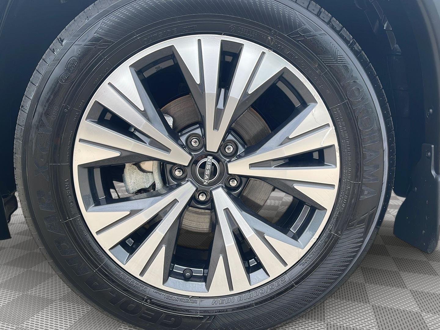 Used 2023 Brilliant Silver Metallic Nissan SV image 9
