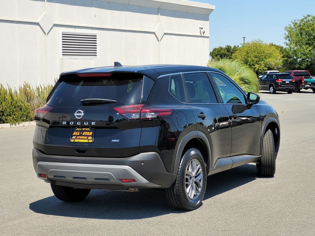 Used 2023 Black Nissan S image 4