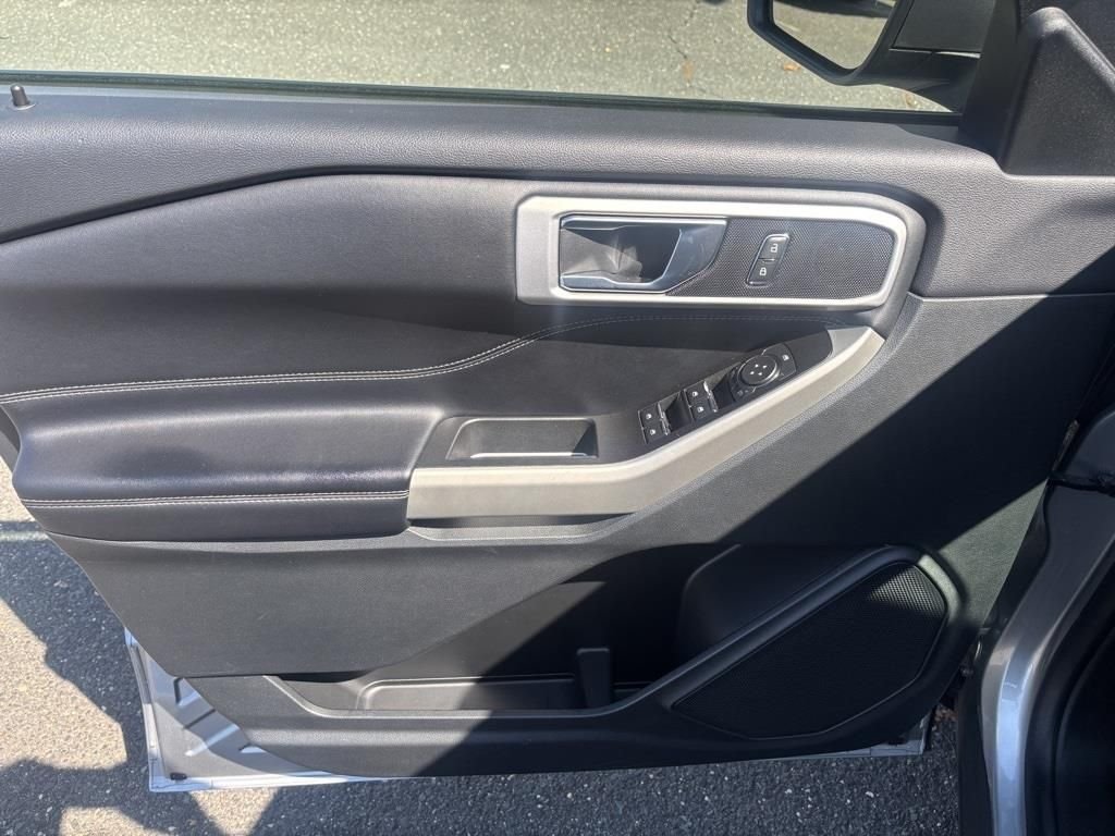 Certified Used 2022 Silver Metallic Ford XLT image 18
