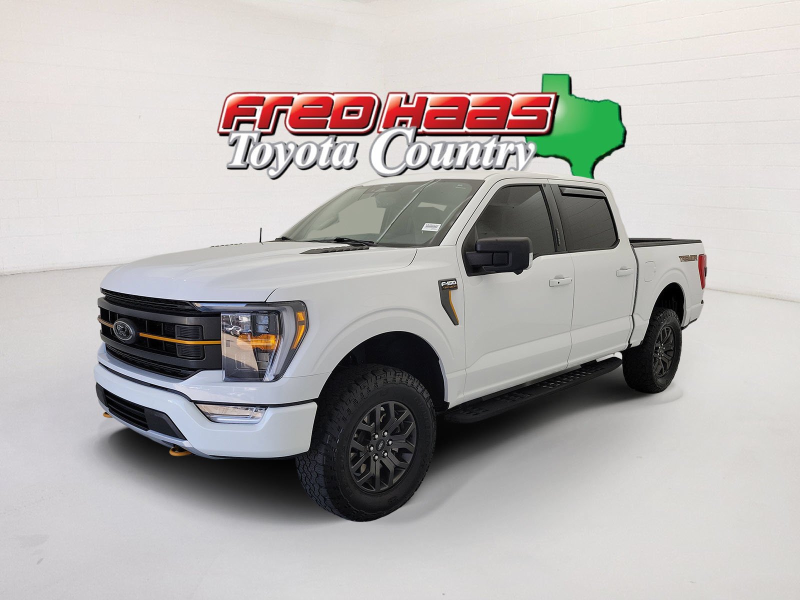 Used 2023 Oxford White Ford Tremor image 1