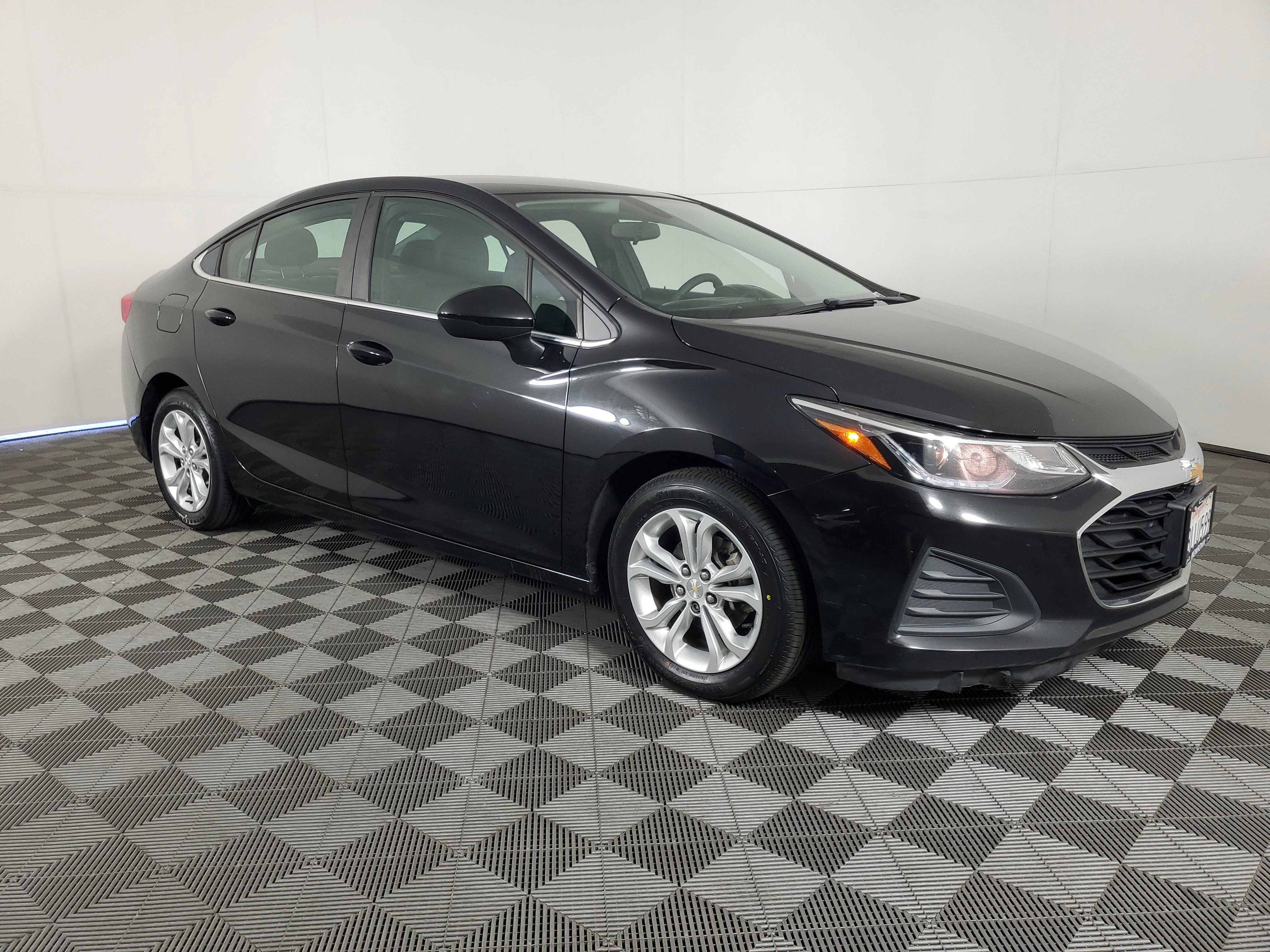 Used 2019 Chevrolet Cruze LT with VIN 1G1BE5SM1K7146031 for sale in Monrovia, CA
