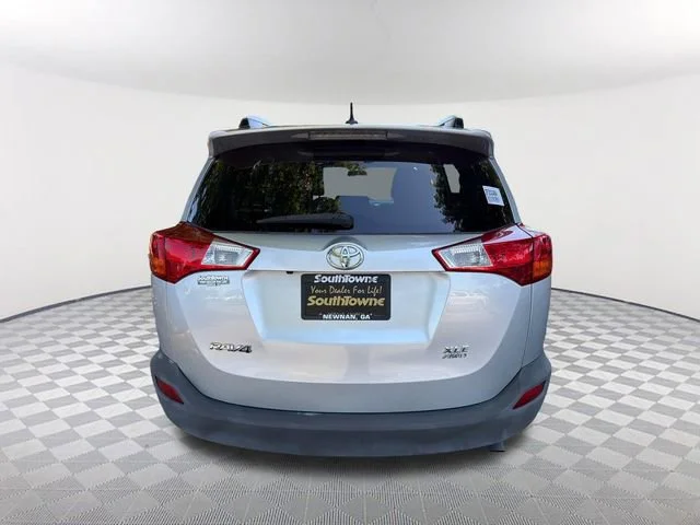 Used 2015 Silver Toyota XLE image 6