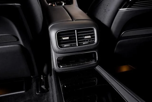 Used 2021 Maybach Two-Tone Paint Iridium Silver/Selenite Gre Mercedes-Benz Maybach GLS 600 image 31