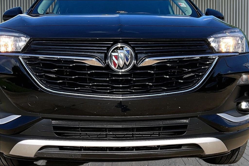 Used 2020 Black Buick Select image 29