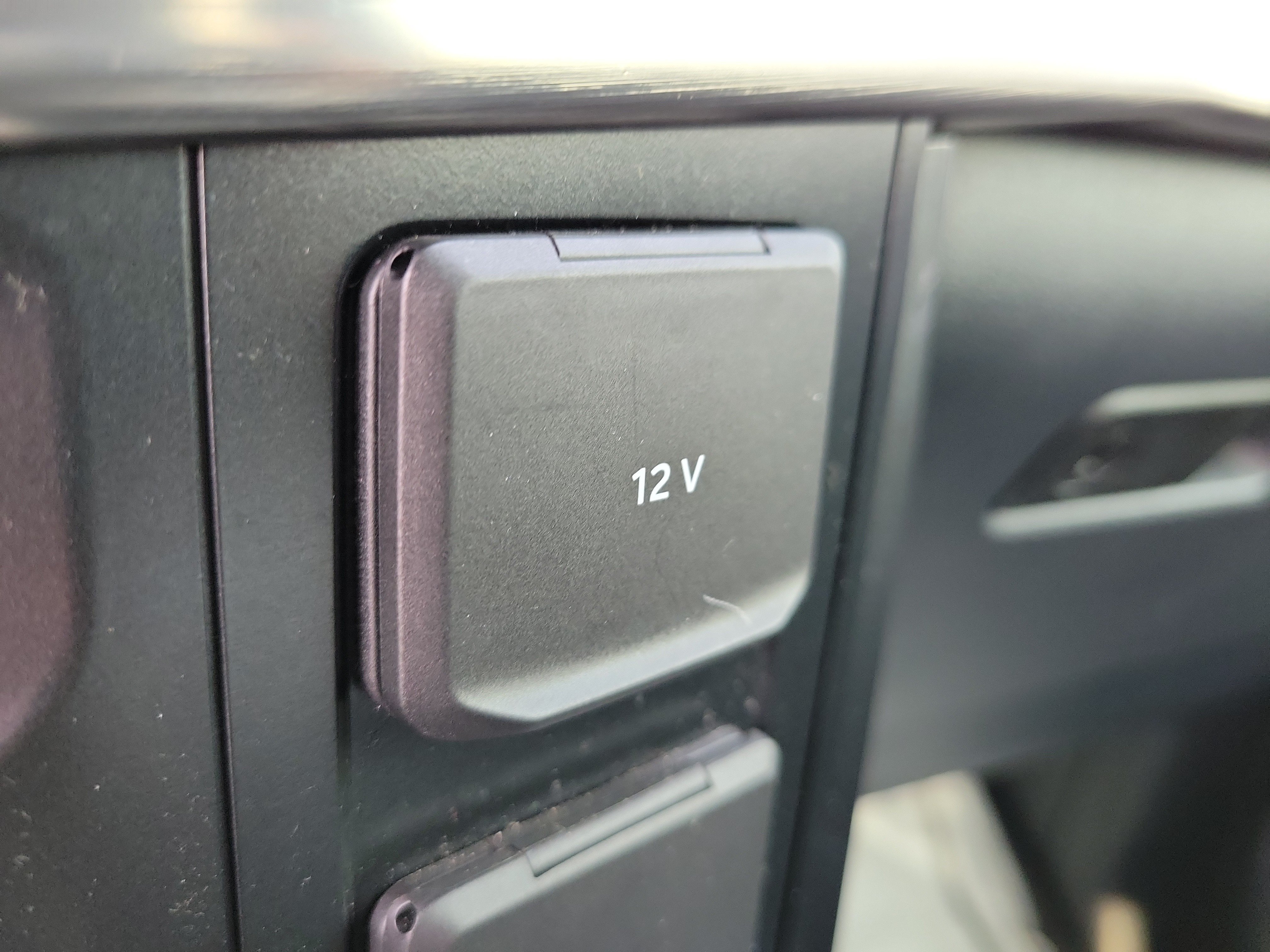 Used 2022 Black Metallic Ford Lariat image 22