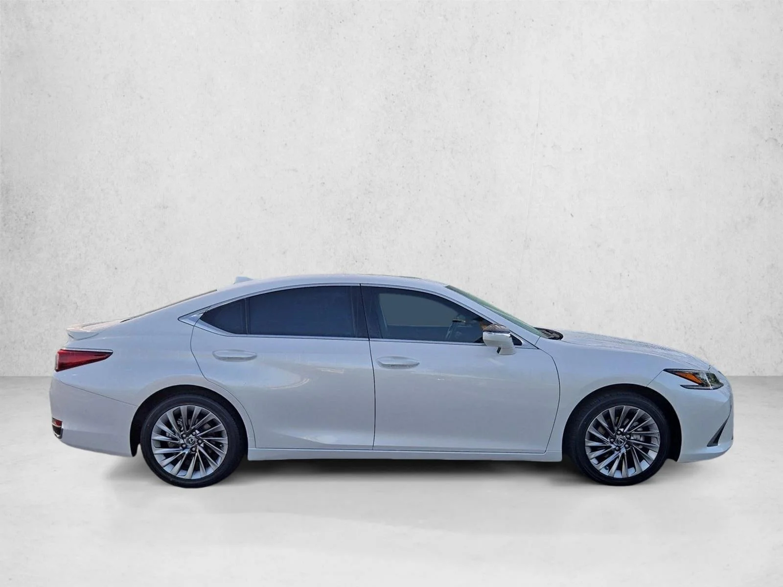 Certified Used 2024 Eminent White Pearl Lexus ES 300h Ultra Luxury image 4