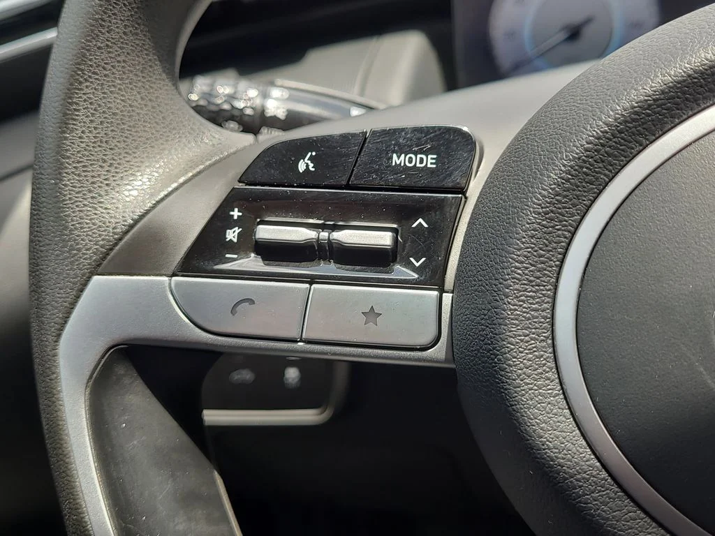 Used 2023 Black Hyundai SEL image 28