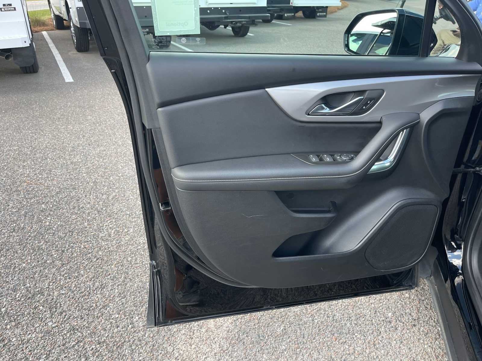 Used 2023 Black Chevrolet 2LT image 10