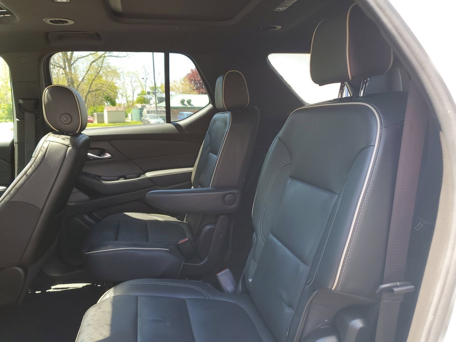 Used 2023 White Chevrolet Premier image 9