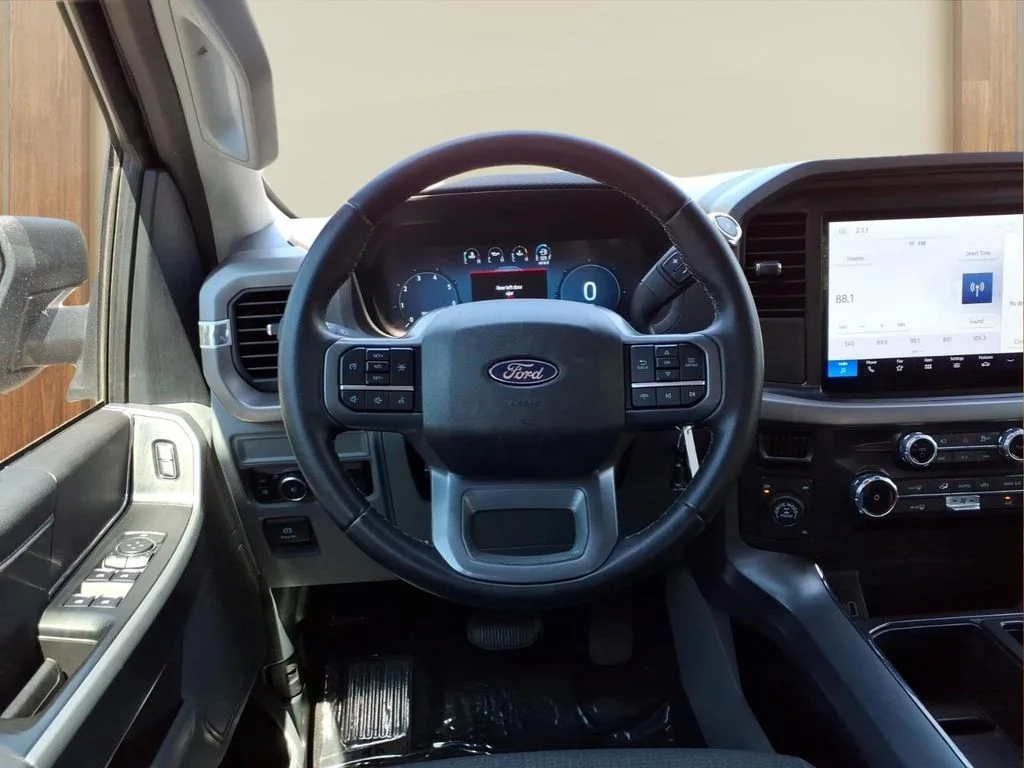 Used 2025 Gray Ford XLT image 22