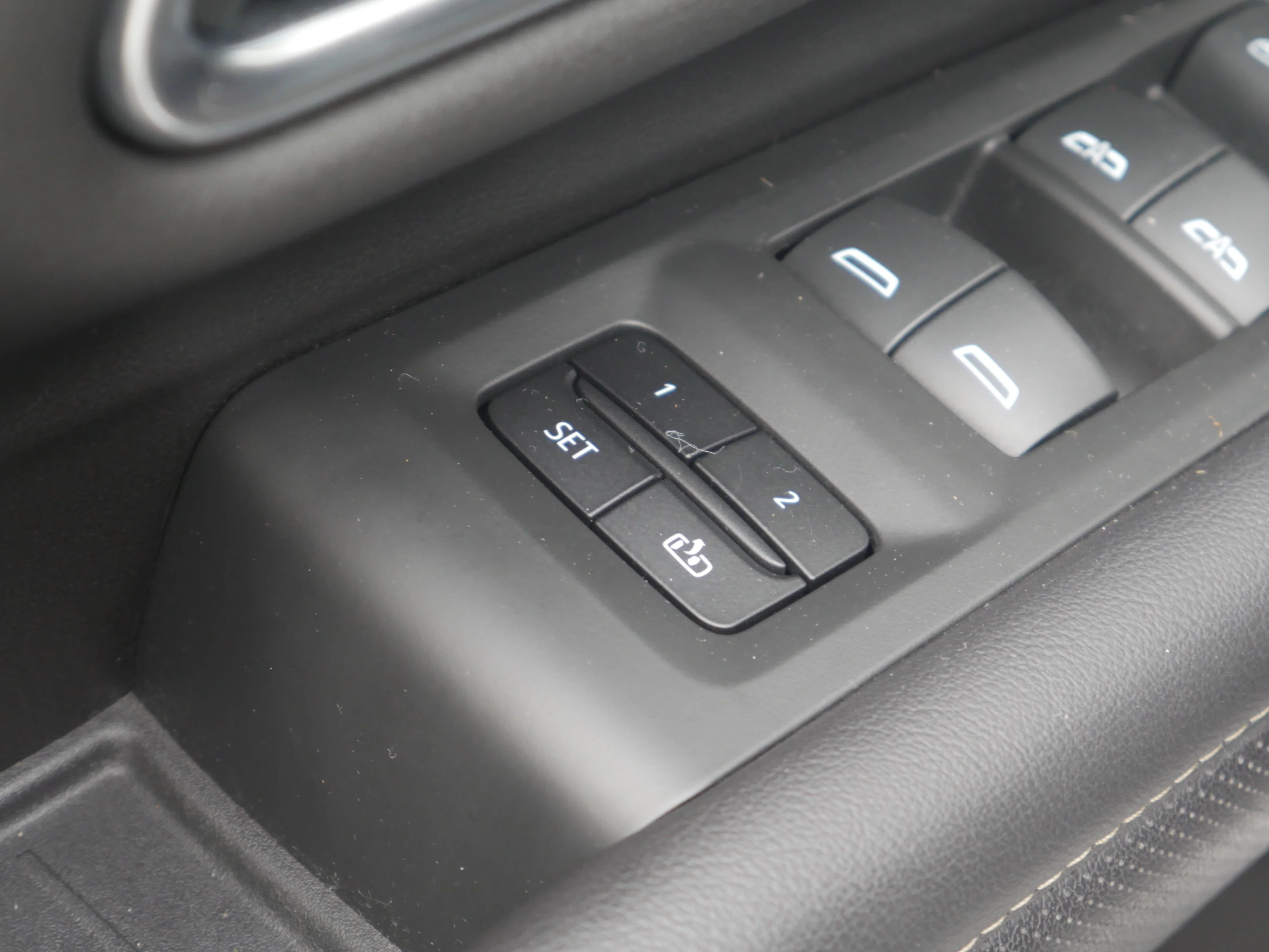 Used 2021 White Frost Tricoat GMC SLT image 43