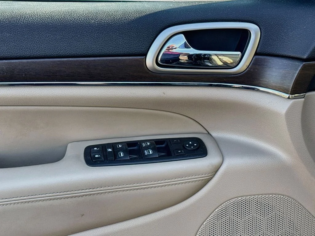Used 2017 Brown Jeep Limited image 23