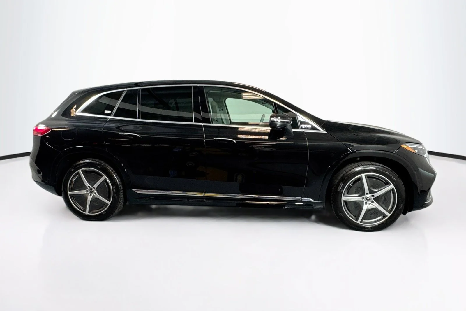 Used 2023 Obsidian Black Metallic Mercedes-Benz EQS 580 image 4