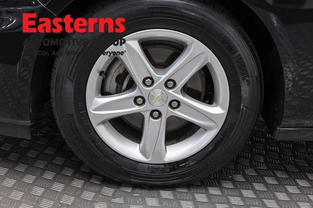 Used 2020 Black Chevrolet LS image 32