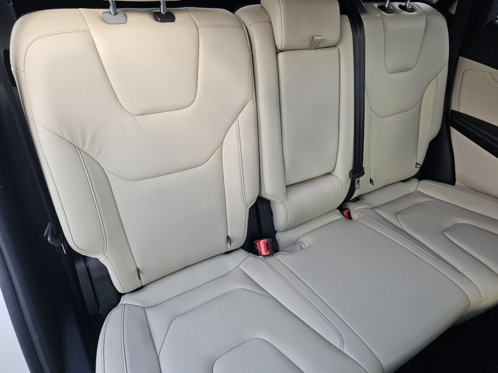 Used 2020 White Metallic Ford Titanium image 27