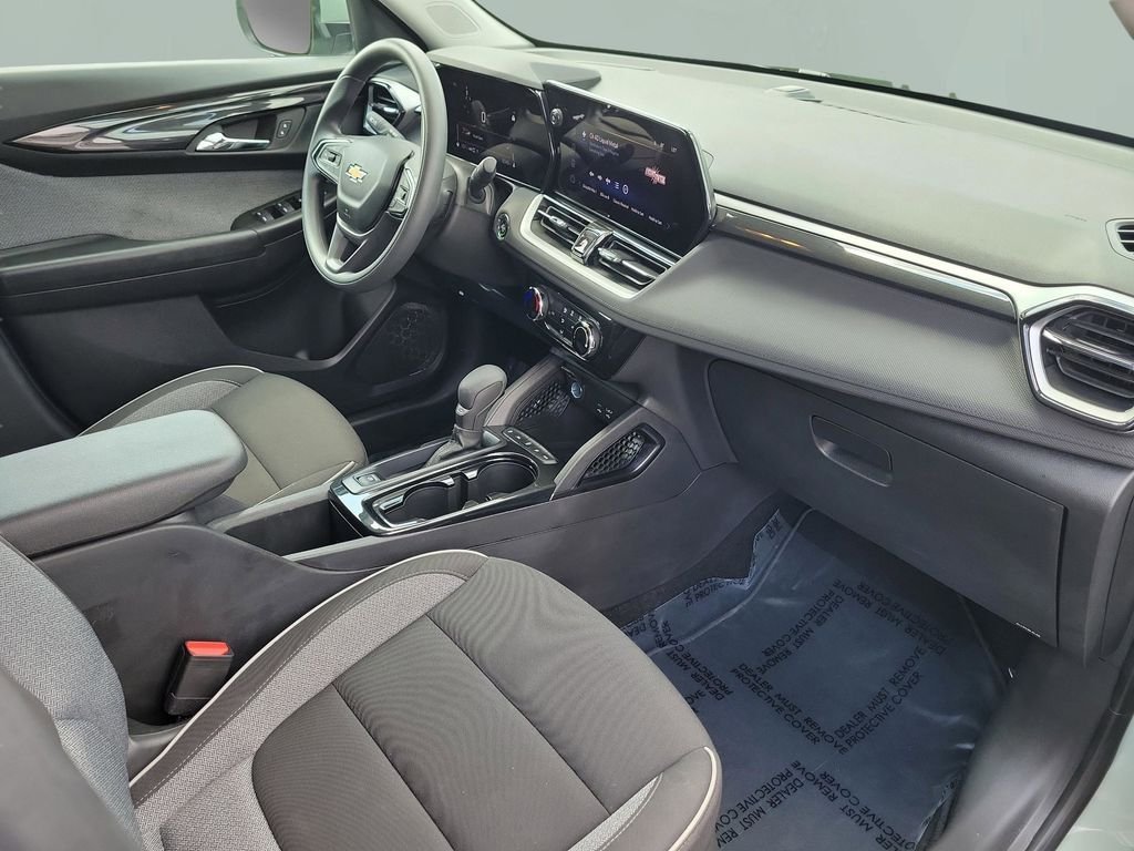 Used 2026 Green Chevrolet LT image 35