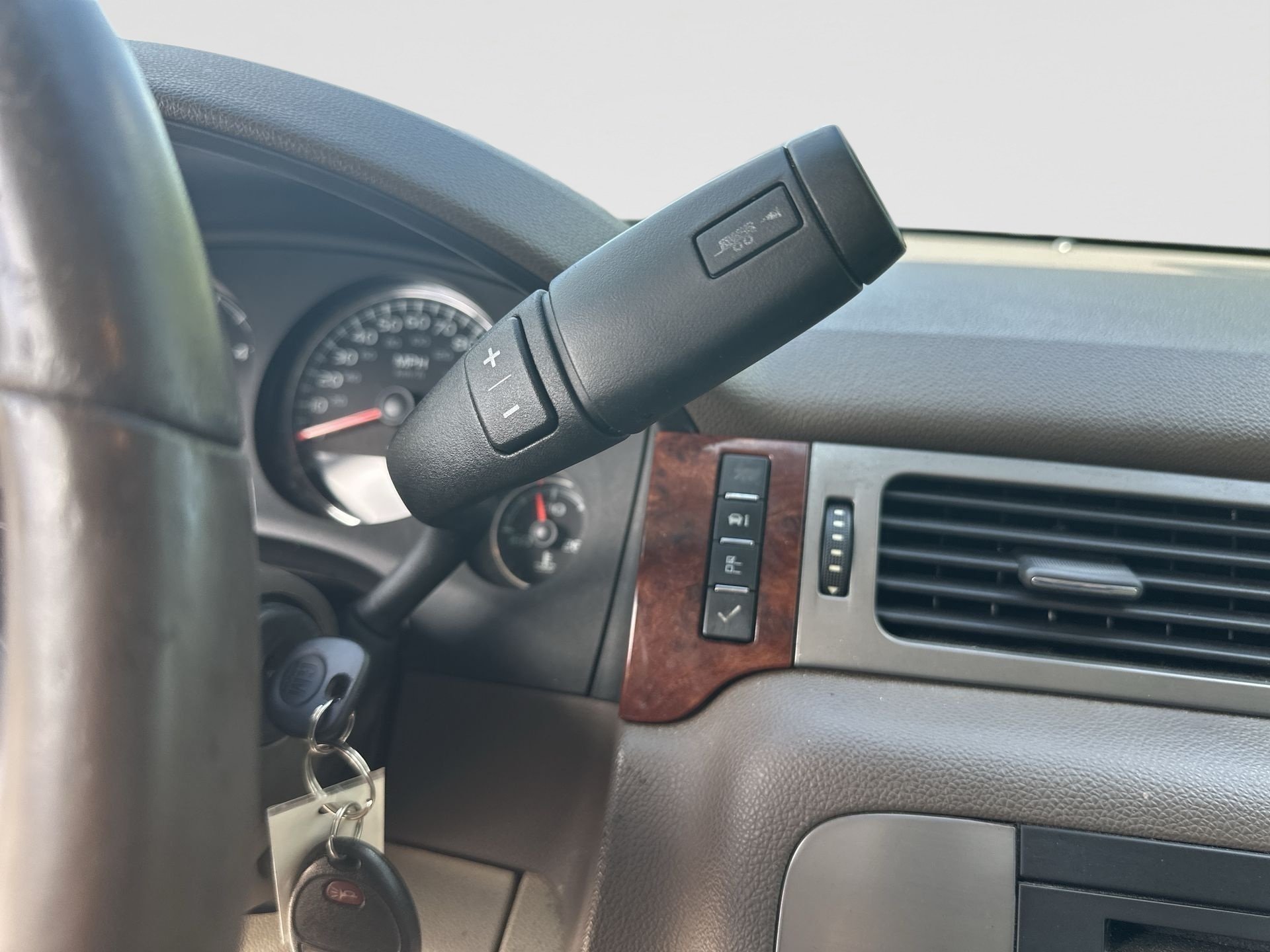 Used 2013 MOCHA STEEL METALLIC GMC SLT image 16
