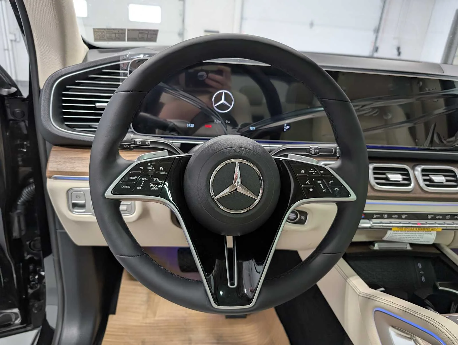 New 2026 Obsidian Black Metallic Mercedes-Benz GLE 580 image 32