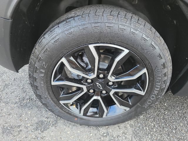 Used 2024 Nitro Yellow Metallic Chevrolet ACTIV image 27