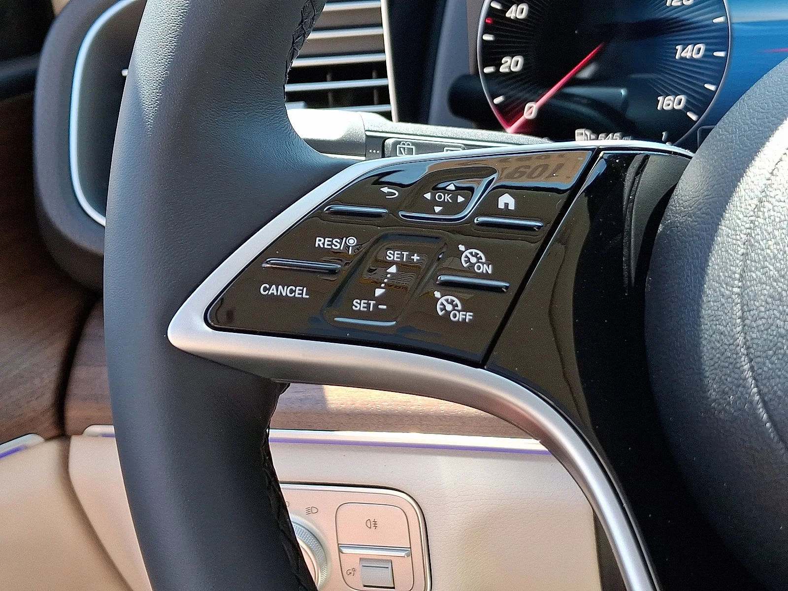 New 2026 Polar White Mercedes-Benz GLE 350 image 13