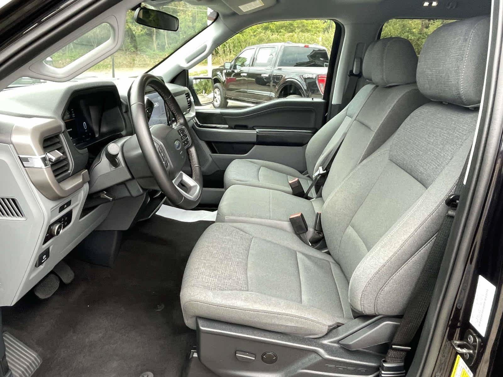 Used 2025 Agate Black Ford XLT image 22
