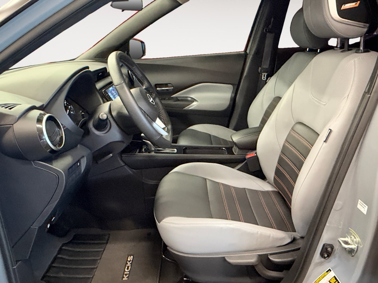 Used 2023 Gray/Super Black Nissan SR image 22