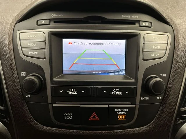 Used 2015 Red Hyundai SE image 25