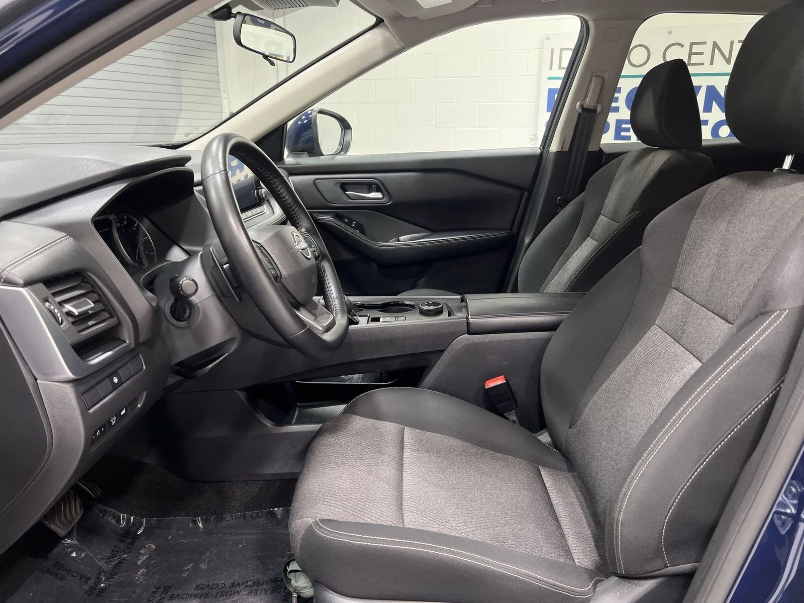 2025 Nissan Rogue SV - Photo 11