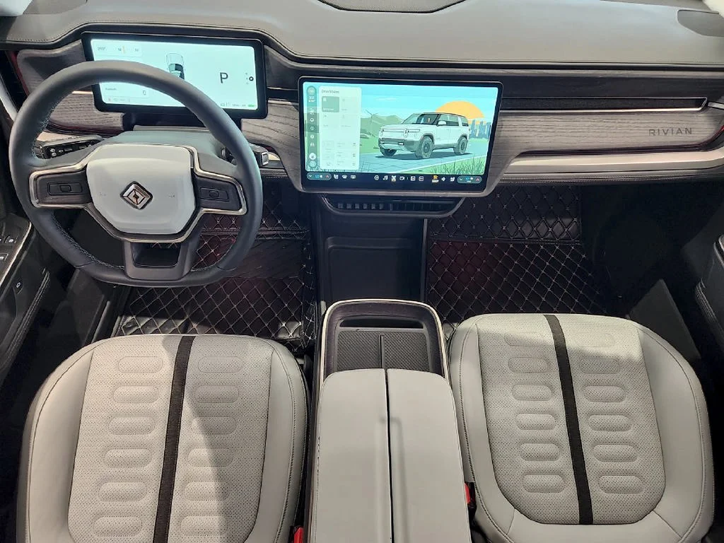 Used 2025  Rivian Adventure Dual Motor Max Pack image 25