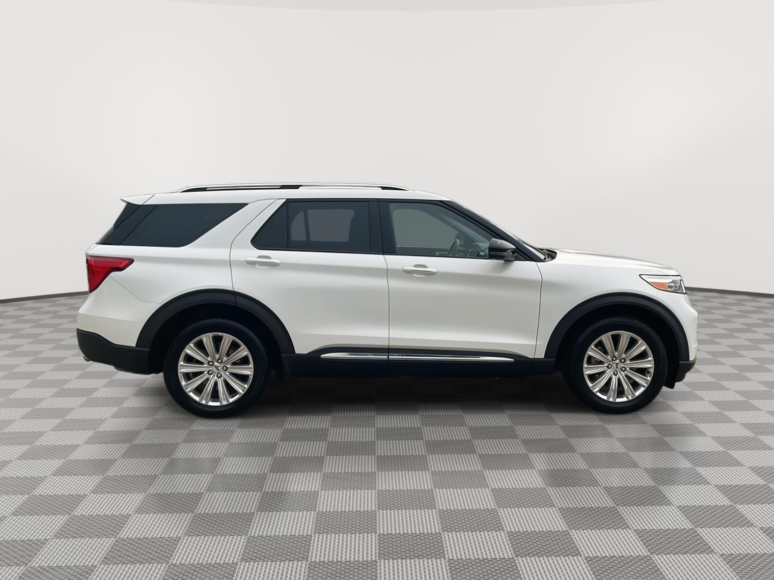 Used 2021 Star White Metallic Tri-Coat Ford Limited image 5