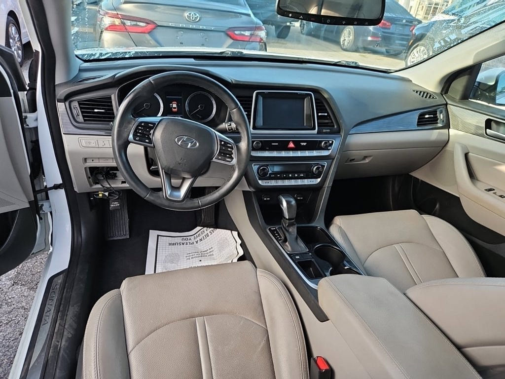 Used 2018 White Hyundai Limited image 11