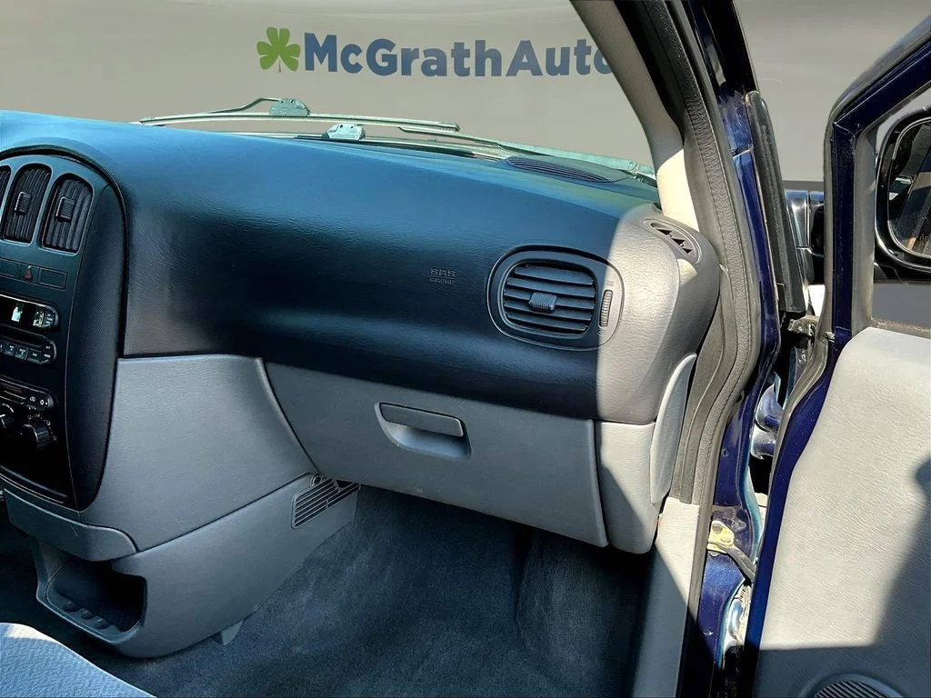 Used 2005 Blue Dodge SE image 26