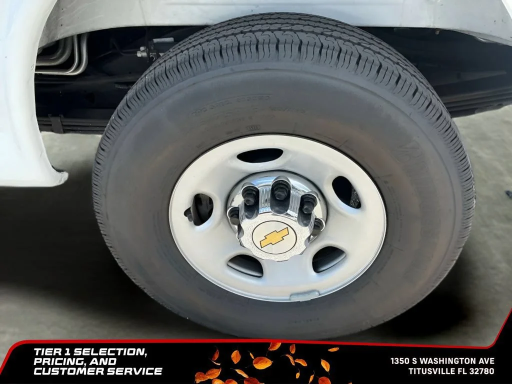 Used 2025 Summit White Chevrolet 1LT image 38