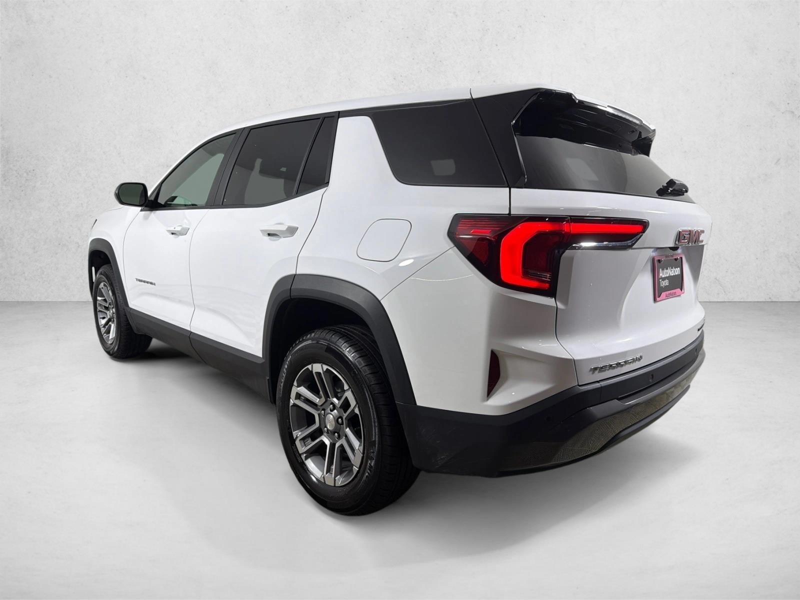 Used 2026 White GMC FWD Elevation image 6