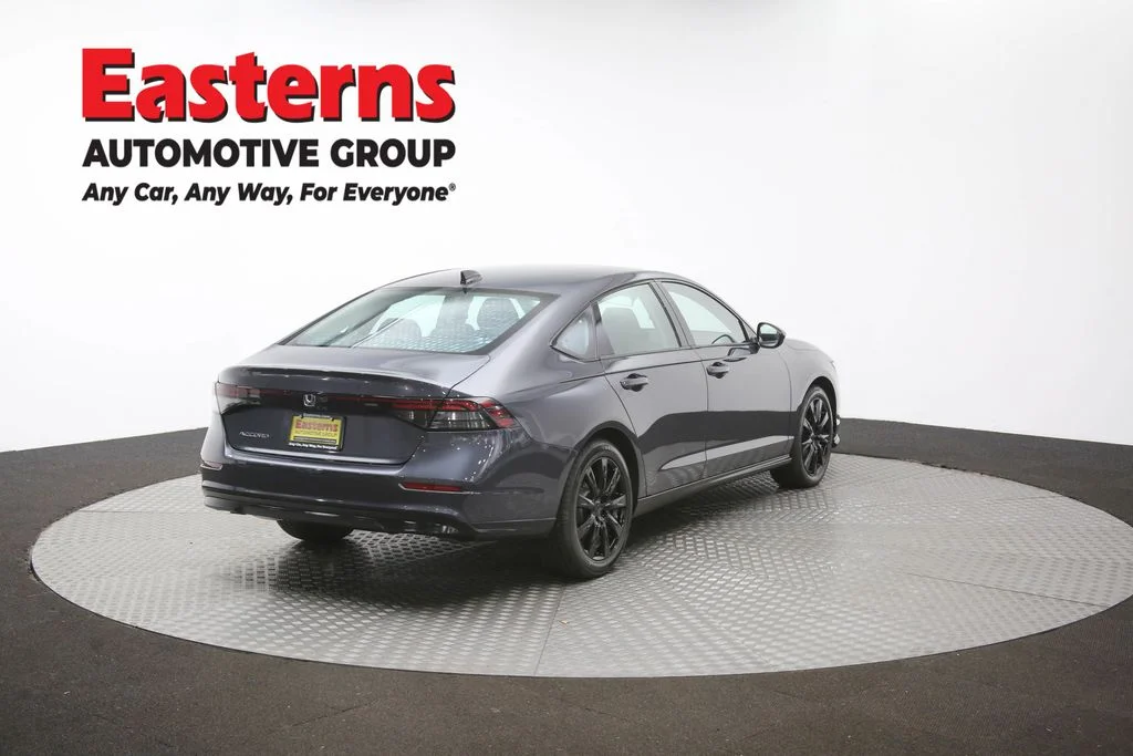 Used 2025 Gray Honda SE image 40