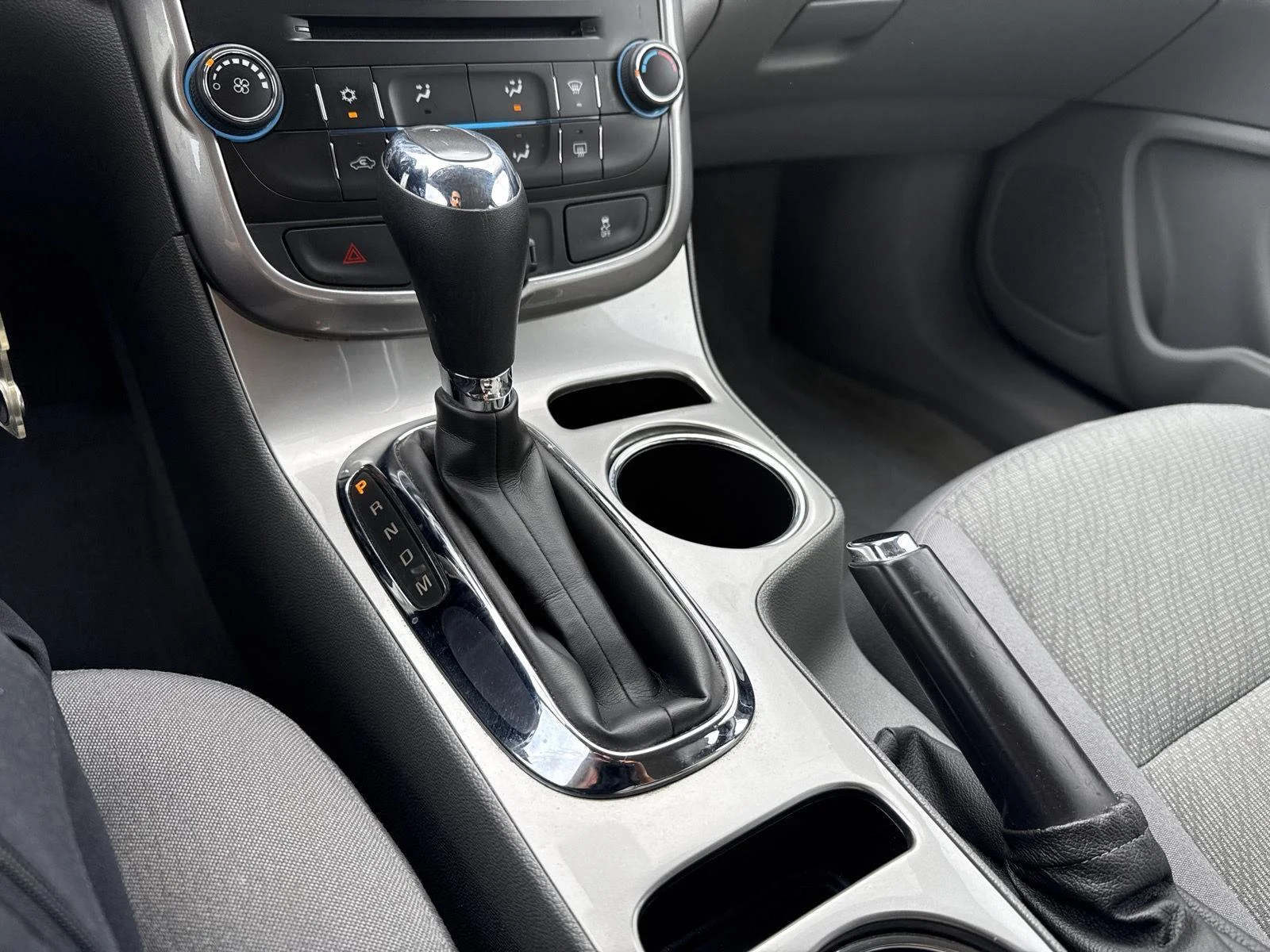 Used 2014 Champagne Silver Metallic Chevrolet LS image 4